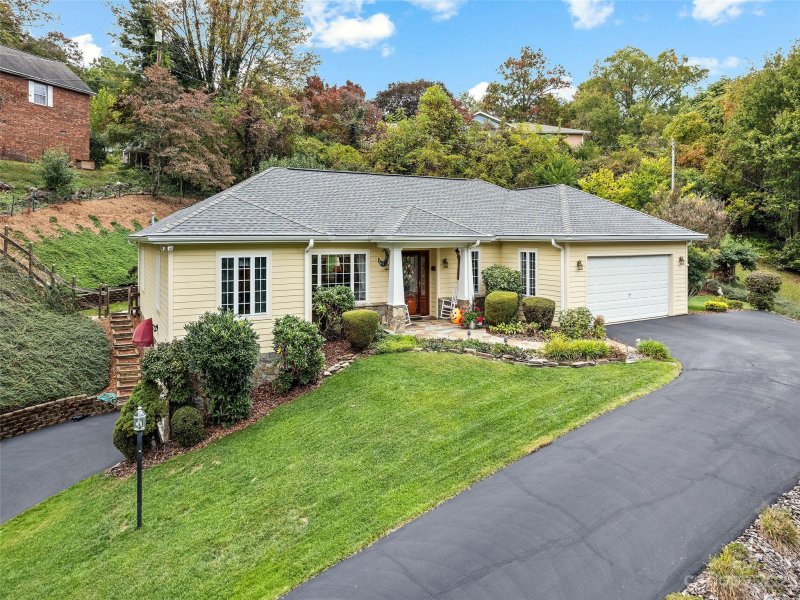 Property image 3 at 749 Woodfield Drive, Waynesville, NC 28786