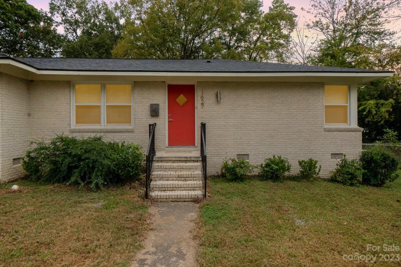 Property image 2 at 1627 Herrin Avenue, Charlotte, NC 28205