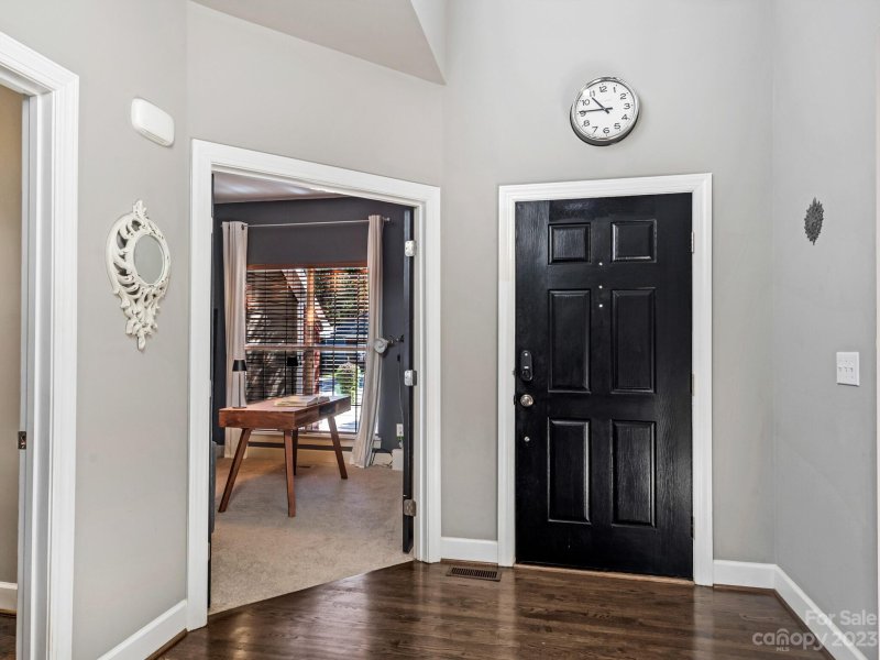 Property image 4 at 6104 Oxwynn Lane, Charlotte, NC 28270