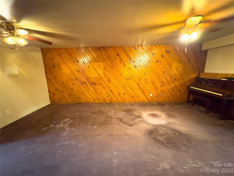 Property image 2 at 1635 Merry Oaks Road, Charlotte, NC 28205