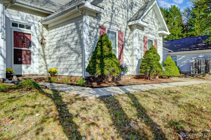 Property image 5 at 8703 Woodcock Lane, Charlotte, NC 28216