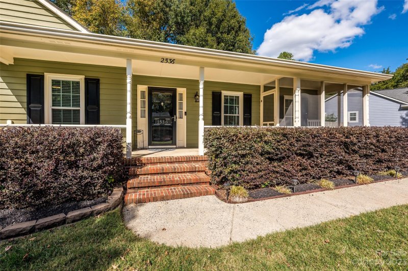 Property image 2 at 2536 Heidleburg Lane, Charlotte, NC 28210