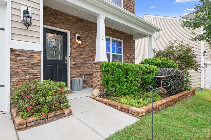 Property image 3 at 134 N Cromwell Drive, Mooresville, NC 28115