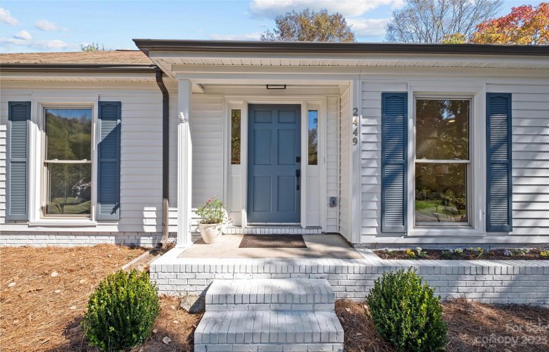 Property image 2 at 2449 Oberbeck Lane, Charlotte, NC 28210