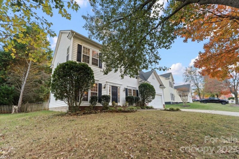 Property image 3 at 5801 Branthurst Drive, Charlotte, NC 28269