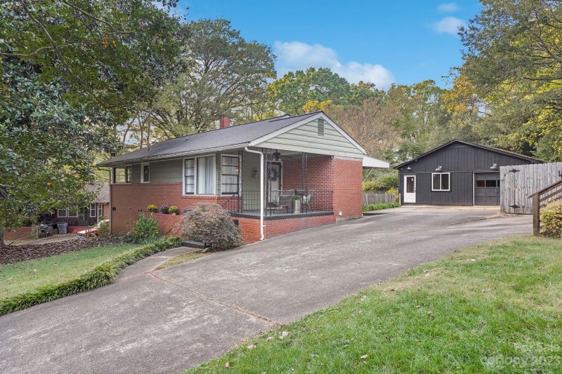 Property image 3 at 3460 Airlie Street, Charlotte, NC 28205