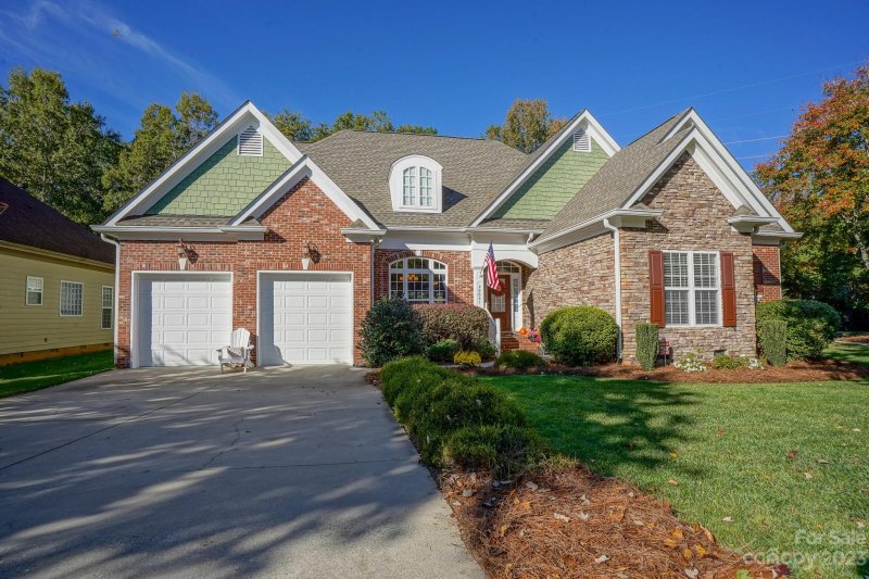 Property image 2 at 20051 Verlaine Drive, Davidson, NC 28036