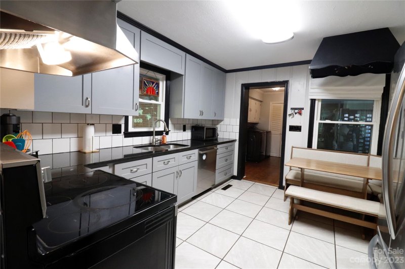 Property image 4 at 306 N Mauney Avenue, Stanley, NC 28164