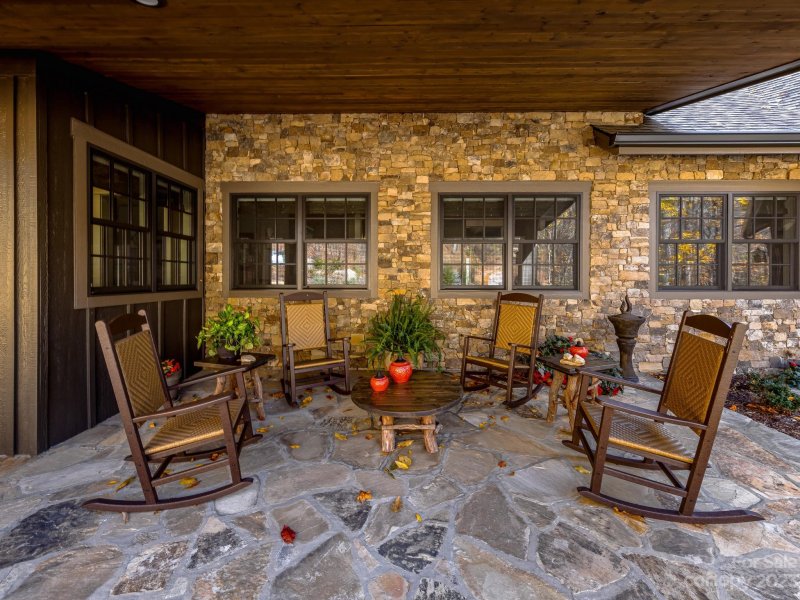 Property image 3 at 187 Southcliff Parkway, Fairview, NC 28730