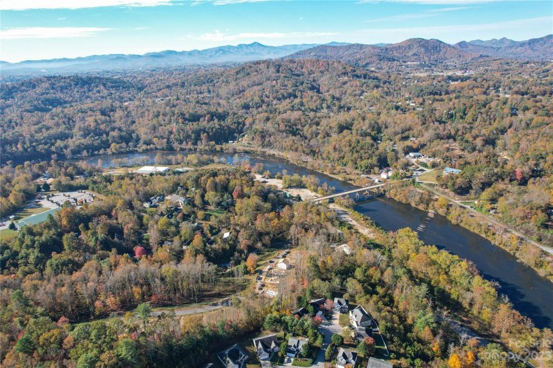Property image 5 at 144 Northbend Drive, Asheville, NC 28804