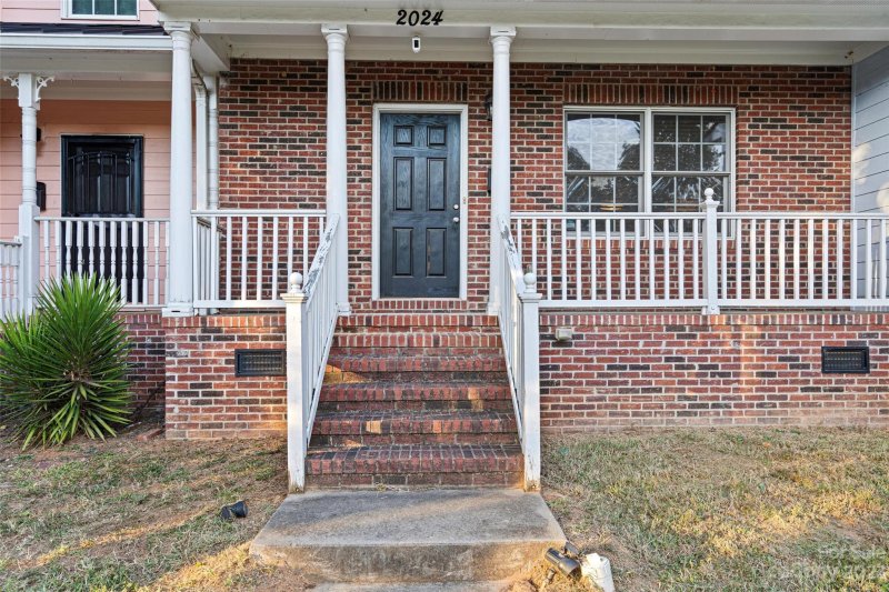 Property image 2 at 2024 Lasalle Street, Charlotte, NC 28216