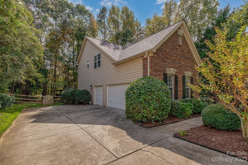 Property image 4 at 4010 Nicole Eileen Lane, Charlotte, NC 28216