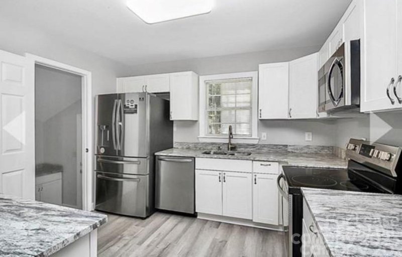 Property image 2 at 4109 Oak Forest Drive, Charlotte, NC 28215