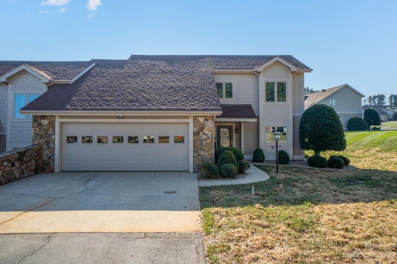 Property image 2 at 3709 Rock Bridge Drive, Conover, NC 28613