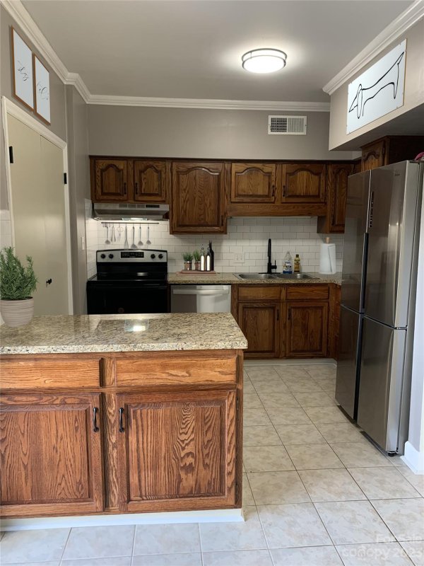 Property image 3 at 5935 Quail Hollow Road, Charlotte, NC 28210