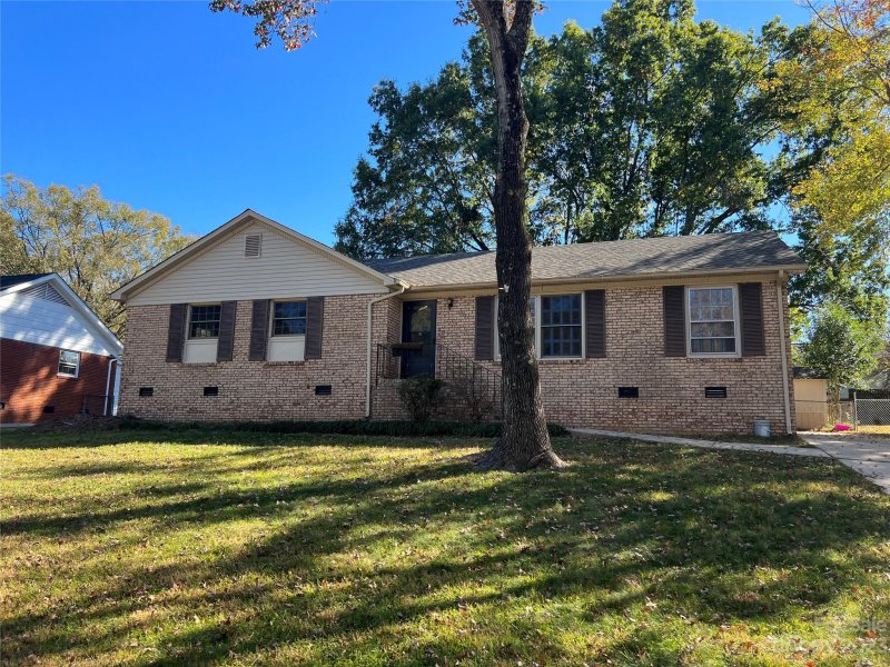 Property image 2 at 6512 Eaglecrest Road, Charlotte, NC 28212