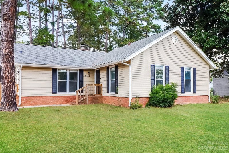 Property image 3 at 7416 Pawtuckett Road, Charlotte, NC 28214