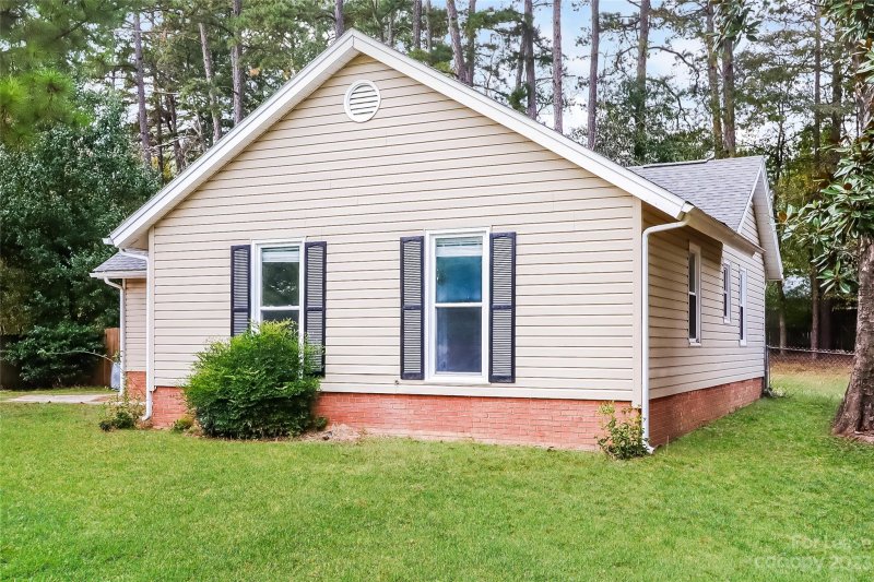 Property image 4 at 7416 Pawtuckett Road, Charlotte, NC 28214