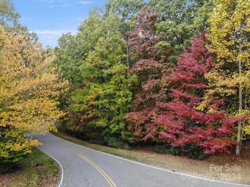 Property image 5 at 101 Little Cherokee Ridge, Hendersonville, NC 28739