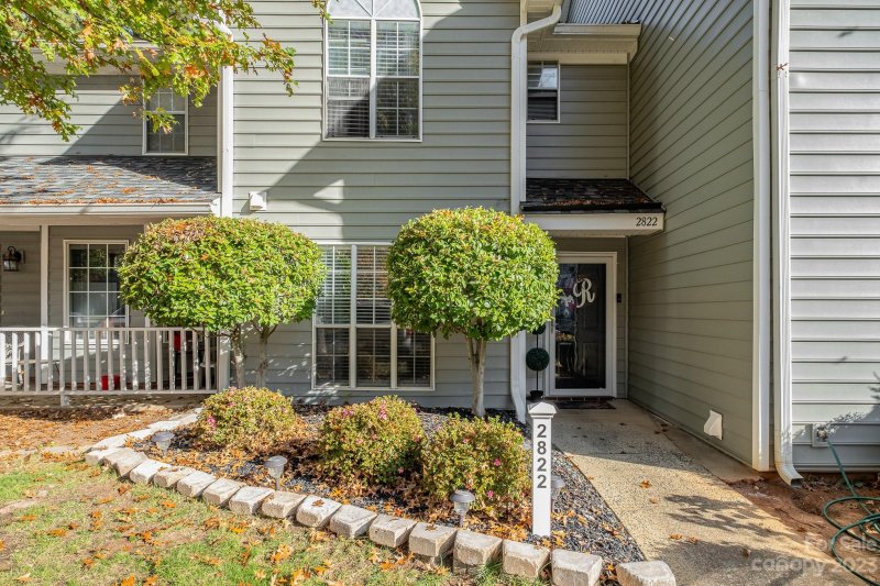 Property image 2 at 2822 Iron Gate Lane, Charlotte, NC 28212