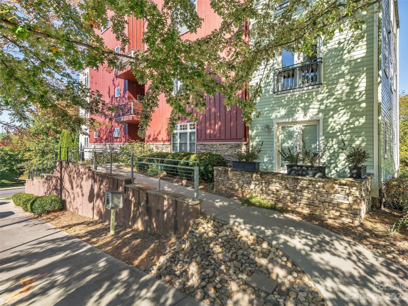 Property image 2 at 400 N Skyloft Drive, Asheville, NC 28801