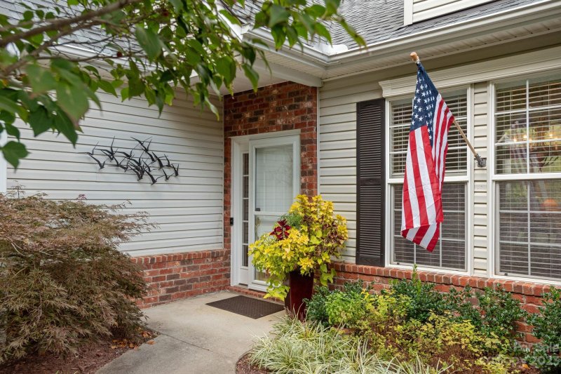 Property image 3 at 103 Trumpet Lane, Asheville, NC 28803