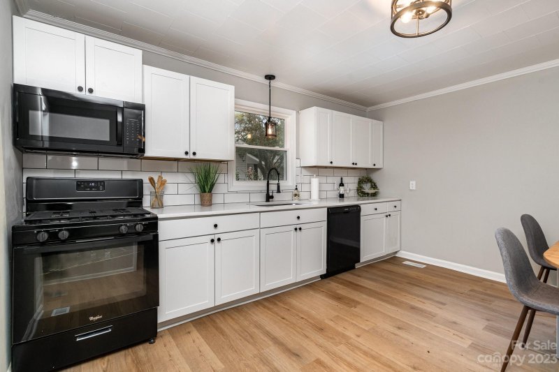 Property image 4 at 403 Doster Avenue, Mooresville, NC 28115