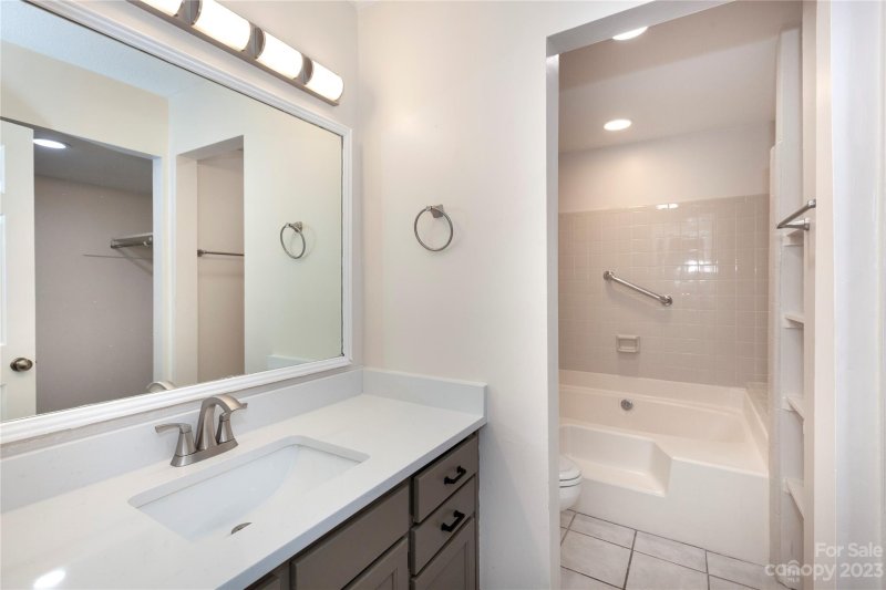 Property image 3 at 7134 Winery Lane, Charlotte, NC 28227