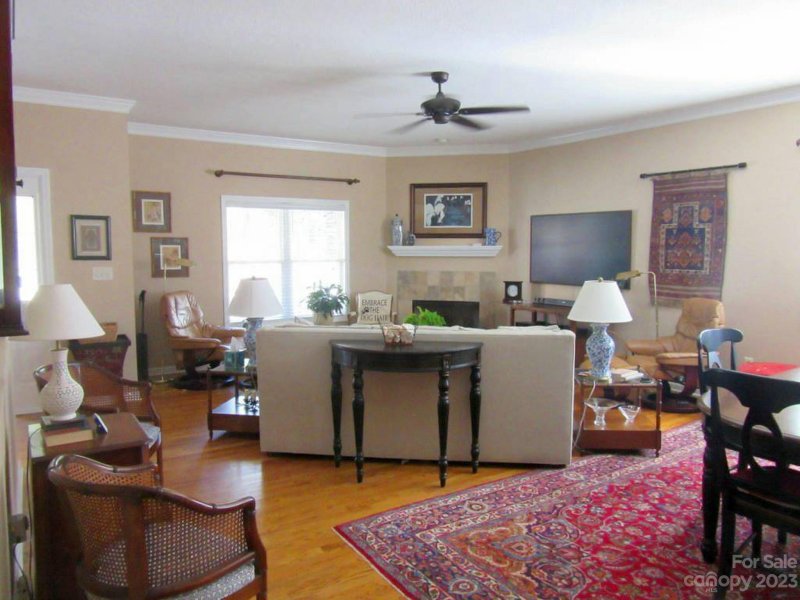 Property image 3 at 28 Old Creek Lane, Hendersonville, NC 28739