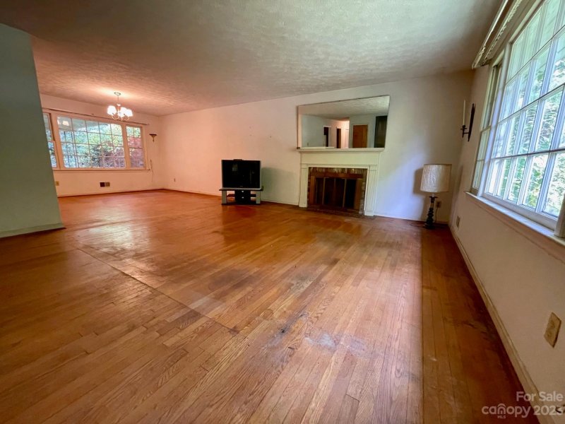 Property image 4 at 65 Beechwood Road, Asheville, NC 28805