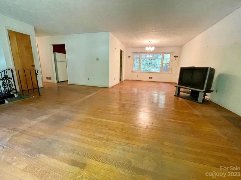 Property image 5 at 65 Beechwood Road, Asheville, NC 28805