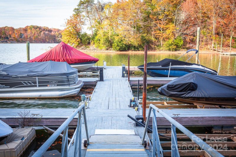 Property image 4 at 9808 Emerald Point Drive, Charlotte, NC 28278