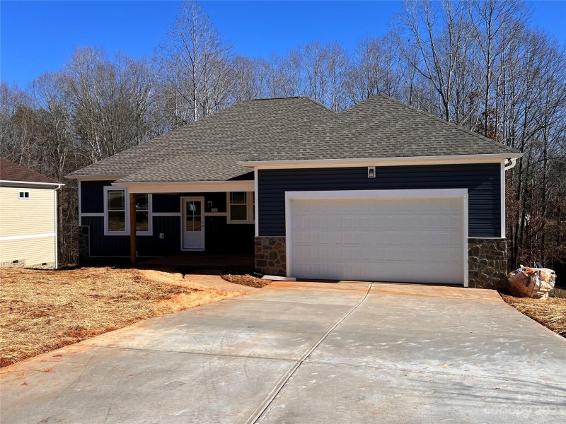 Property image 3 at 1632 Farmington Hills Drive, Conover, NC 28613