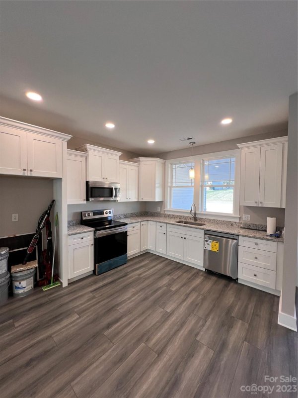 Property image 4 at 1632 Farmington Hills Drive, Conover, NC 28613