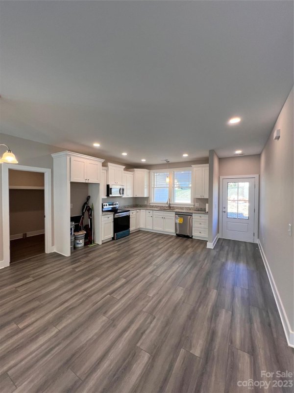 Property image 5 at 1632 Farmington Hills Drive, Conover, NC 28613