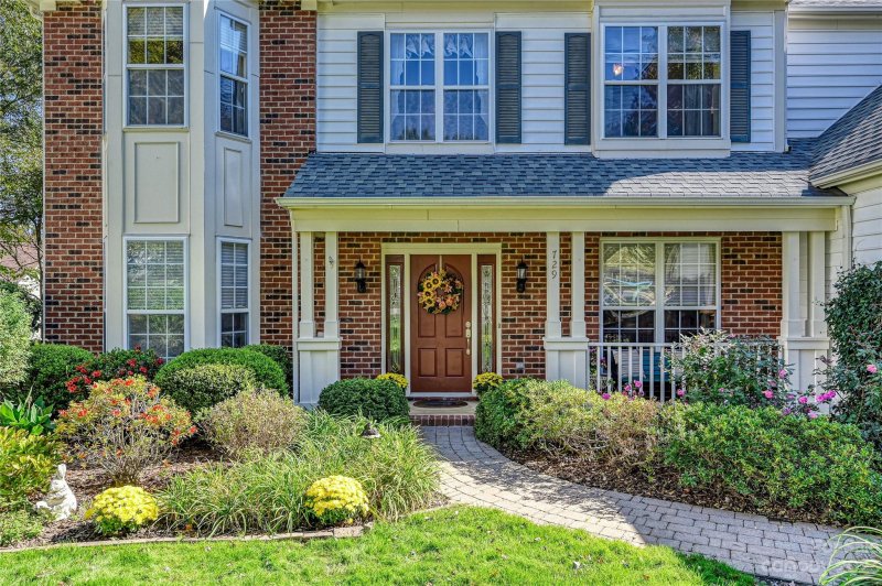 Property image 2 at 729 Meadow Lake Drive, Matthews, NC 28105