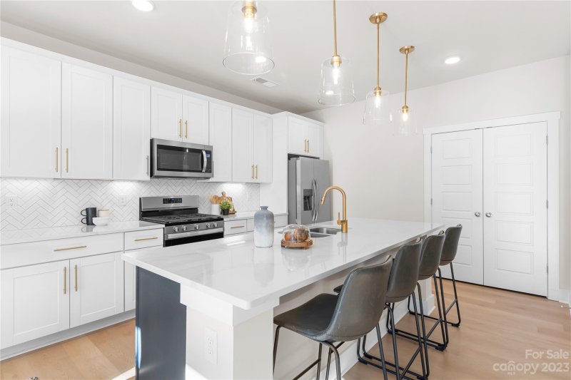 Property image 5 at 11009 North Commons Drive, Charlotte, NC 28213