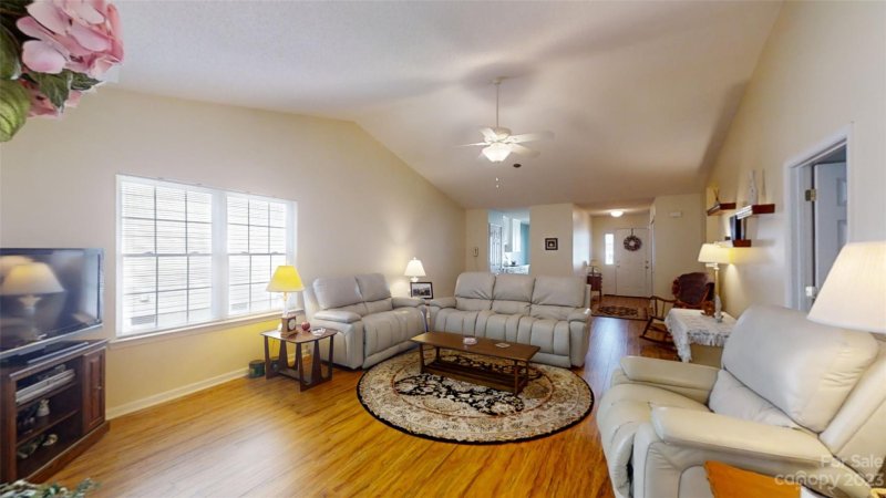 Property image 2 at 31 N Woodridge View Court, Hendersonville, NC 28791