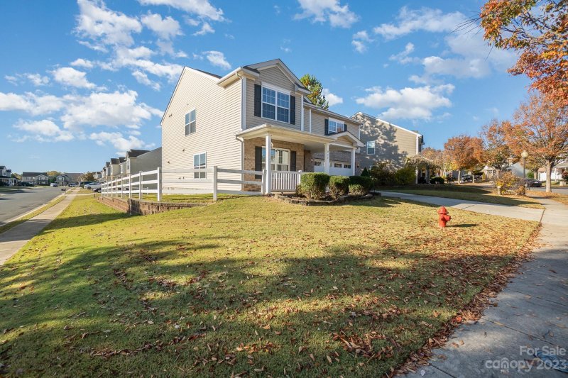 Property image 4 at 902 Silverberry Street, Gastonia, NC 28054