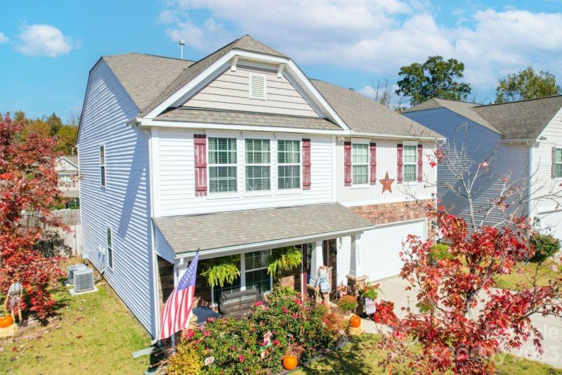 Property image 3 at 12903 Settlers Trail Court, Charlotte, NC 28278