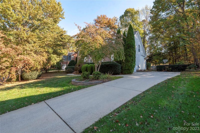 Property image 3 at 4100 Nicole Eileen Lane, Charlotte, NC 28216