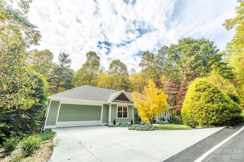 Property image 2 at 41 Silk Tree Road, Hendersonville, NC 28739