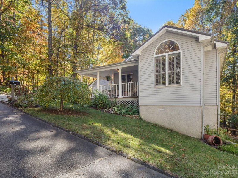 Property image 4 at 4 Summer Savory Court, Flat Rock, NC 28731