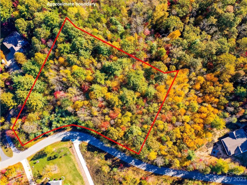 Property image 3 at 242 Morning Air Lane, Hendersonville, NC 28792