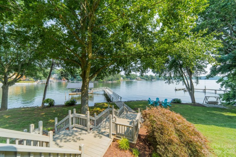 Property image 2 at 225 Paradise Peninsula Road, Mooresville, NC 28117