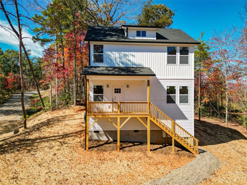 Property image 2 at 224 S Vineyard Village Drive, Old Fort, NC 28762