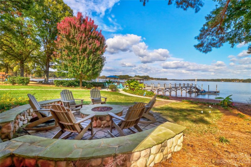 Property image 4 at 707 Isle Of Pines Road, Mooresville, NC 28117