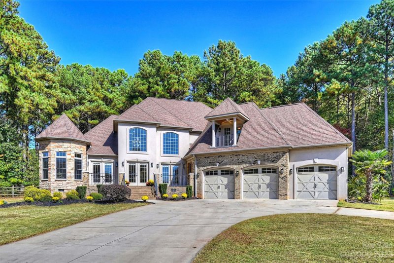 Property image 2 at 206 Washam Road, Mooresville, NC 28117