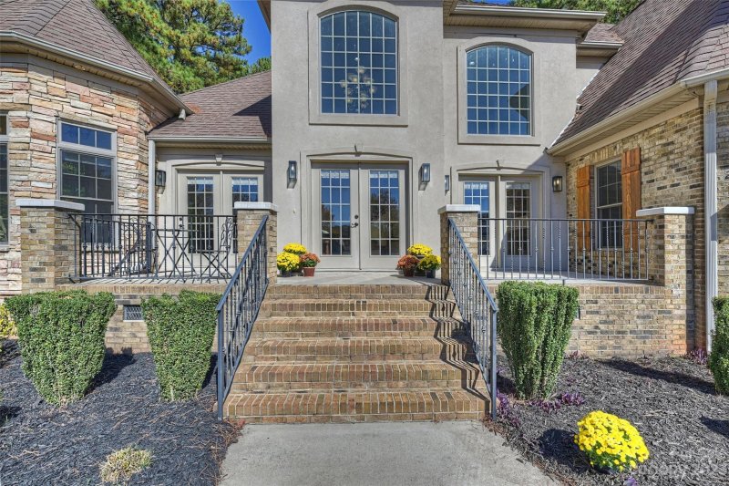 Property image 3 at 206 Washam Road, Mooresville, NC 28117