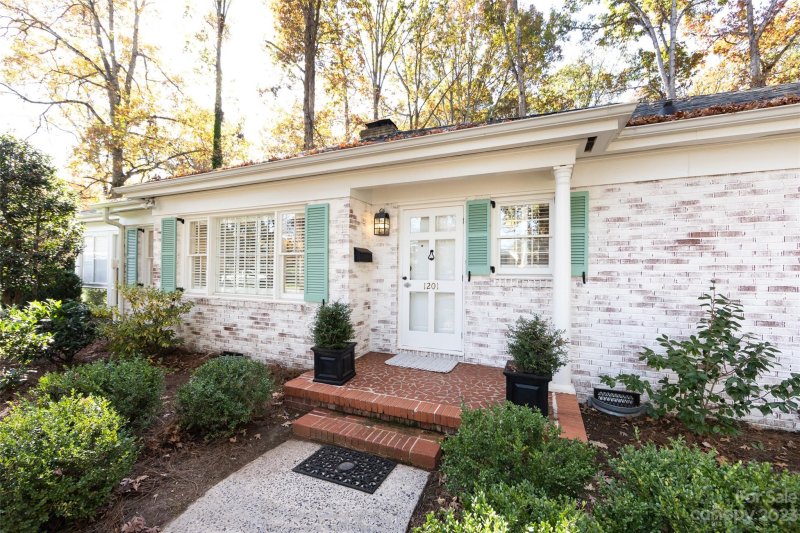 Property image 2 at 1201 Chandler Place, Charlotte, NC 28211